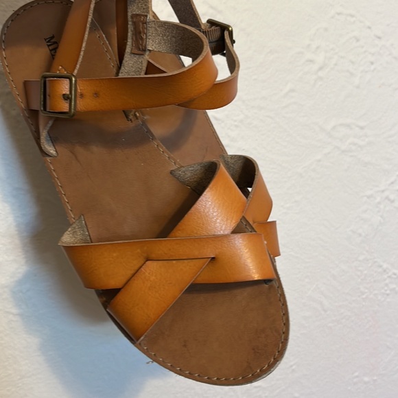 Size 6 Cognac Sandals - Picture 2 of 3